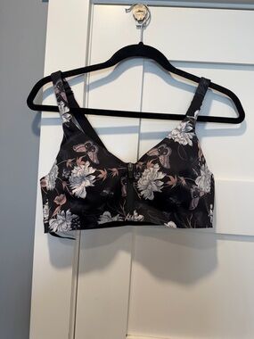 Victoria's Secret Black Floral Front-Zip Sports Bralette
